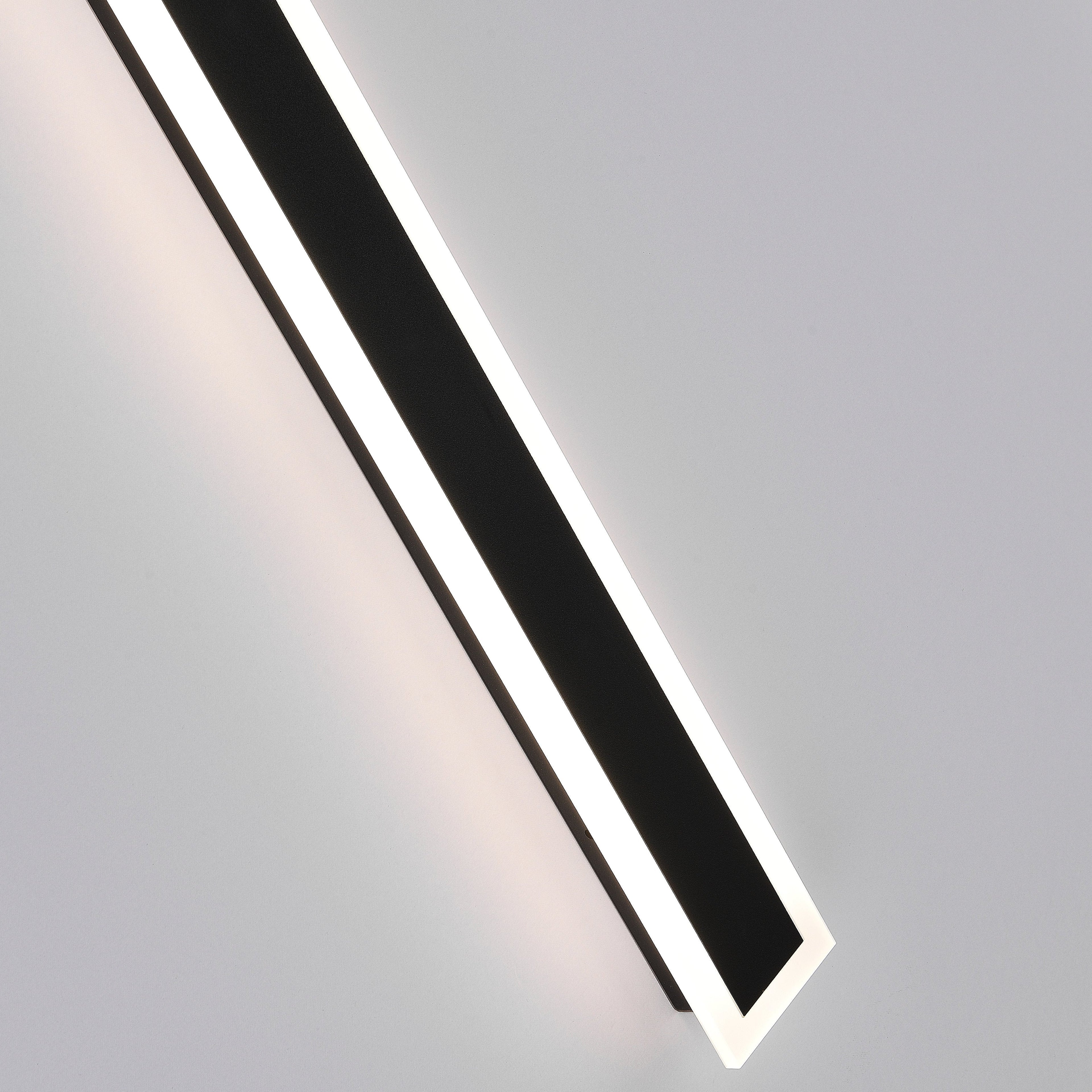 Wall Light – LED Outdoor IP65 Acrylic Panel Linear Design (Vynn)